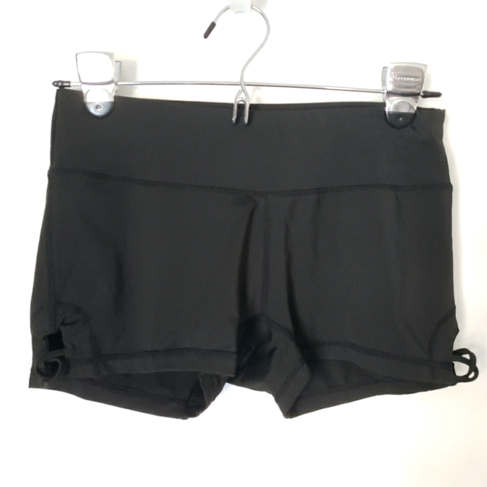 Medium black yoga athletic sport shorts